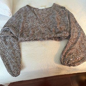 leopard print long-sleeved cropped blouse in size small